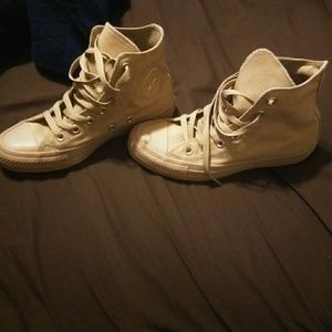 Converse light brown shoes size (6)